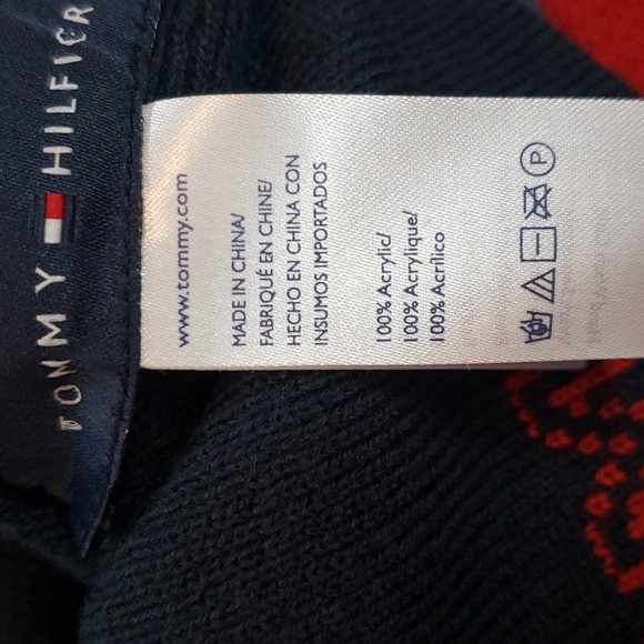 Tommy Hilfiger NWT Reversible Red, White and Blue Hat and Scarf Set - Picture 4 of 7